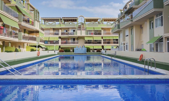 Xeraco Beach Apartment | Apartment 'Delfines' with Private Pool, Private Terrace and Wi-Fi