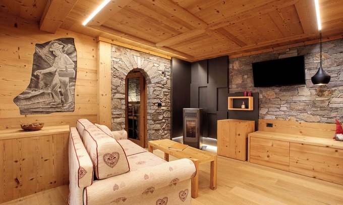 Saint-Oyen Apartment | Apartment 'Deluxe' with Shared Terrace, Private Garden and Wi-Fi