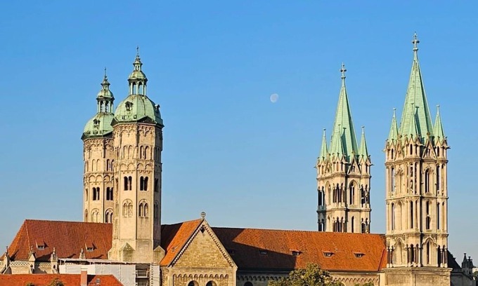 Naumburg Apartment | Apartment Domblick - apartment/apartment, shower, WC, 2 bedrooms