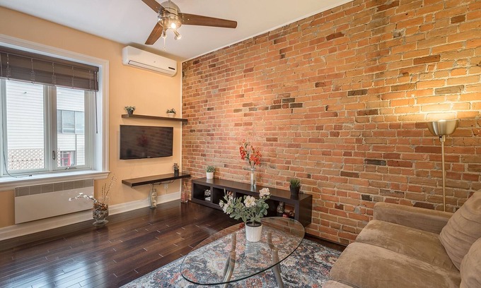 International District Apartment | Apartment downtown Montreal 2 Beds 6H