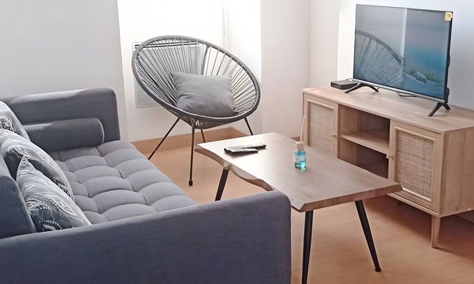 Beauvais Apartment | Apartment 'Duplex 40 M2 Centre Ville' with Wi-Fi