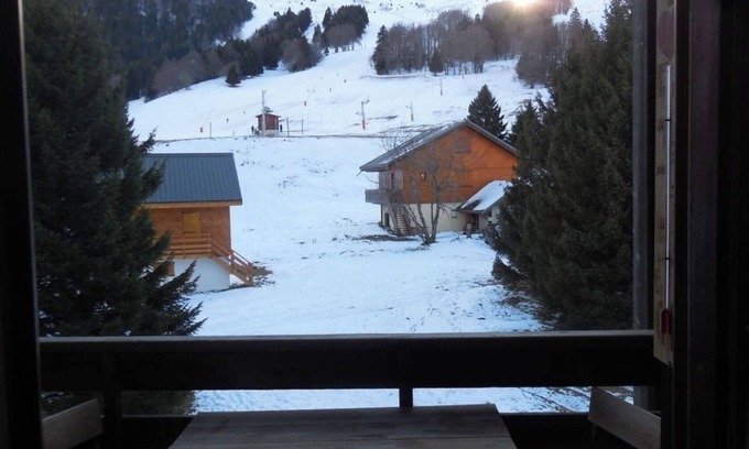 La Morte Apartment | Apartment 'Duplex Station Alpe Du Grand Serre' with Mountain View, Private Terrace and Wi-Fi