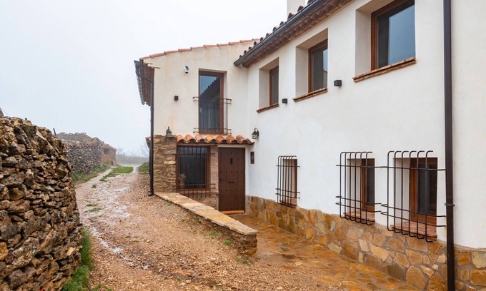 Vilafranca House | Apartment 'El Nido' with Mountain View, Private Terrace and Private Garden