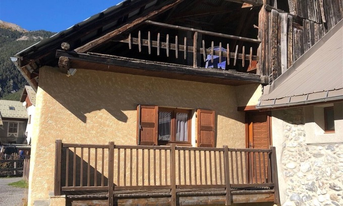 Ceillac Apartment | Apartment Écureuil ideally located in Ceillac