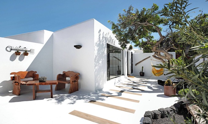 Arrecife Apartment | Apartment "El Jable" with Mountain View, Garden, A/C & Wi-Fi