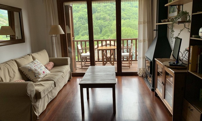 Llanars Apartment | Apartment "El Mirador de Llanars" with Access to Ski Slopes & Mountain View