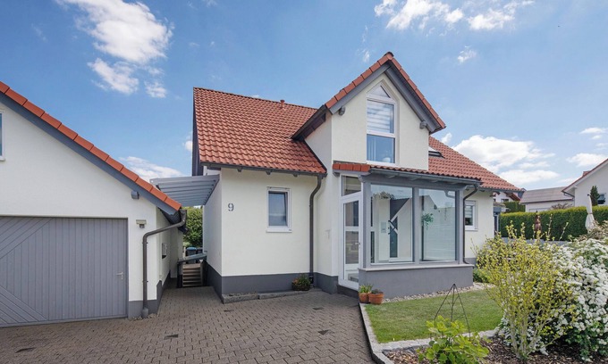 Muensingen Apartment | Apartment 'Emilia, 36qm' with Private Terrace and Wi-Fi