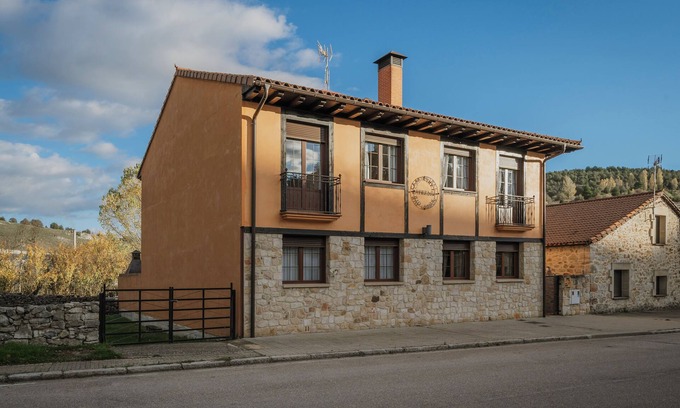 Hontoria del Pinar House | Apartment 'Entrada Rio Lobos Grande' with Mountain View, Private Terrace and Wi-Fi