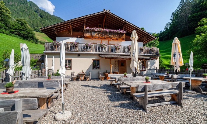 San Pancrazio Apartment | Apartment "Engethalerhof" with Mountain View, Balcony & Wi-Fi