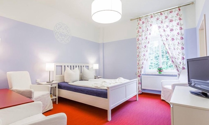Colditz Apartment | Apartment-Ensuite with Shower-Burg Kriebstein