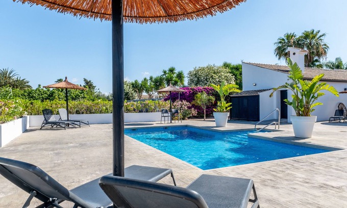 Formentera de Segura Apartment | Apartment 'La Vuelta 5' with Mountain View, Wi-Fi and Air Conditioning