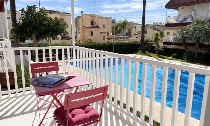 Playa Pobla de Farnals Apartment | Apartment on the Pobla de Farnals Beach, with Pool and fast WiFi