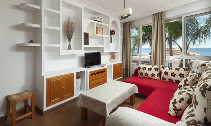 La Cala del Moral Apartment | Apartment 'Apartamento Bellamar' with Sea View and Air Conditioning