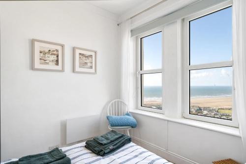 Westward Ho Apartment | Apartment Expansive Sea Views Private Parking