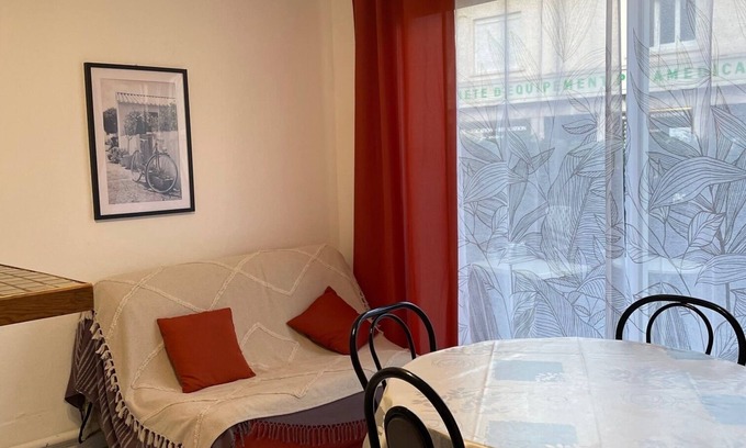 Bedarieux (ornac) Apartment | Apartment F2 with small garden on first floor, quiet, 200 m cure