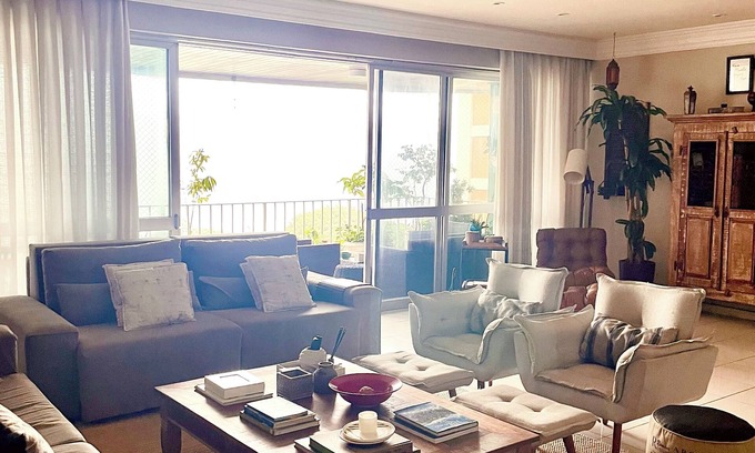 Sao Conrado Apartment | Apartment facing the beach and back to the mountain!