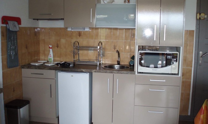 Soustons Apartment | Apartment facing the marine lake a 1. 5 km from the ocean FR5KKC83