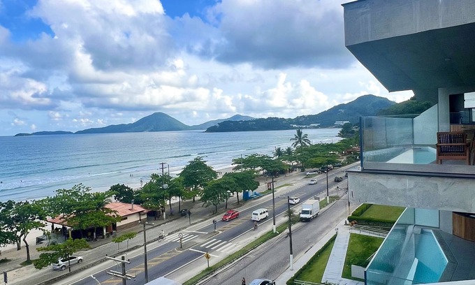 Praia Grande Apartment | Apartment facing the sea in Praia Grande Ubatuba, with barbecue on the balcony