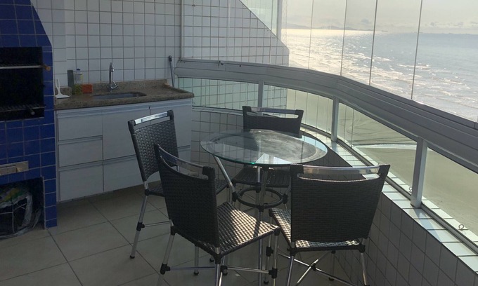 Balneario Paqueta Apartment | Apartment facing the sea with barbecue on the balcony, 2 parking spaces, 3 bedrooms