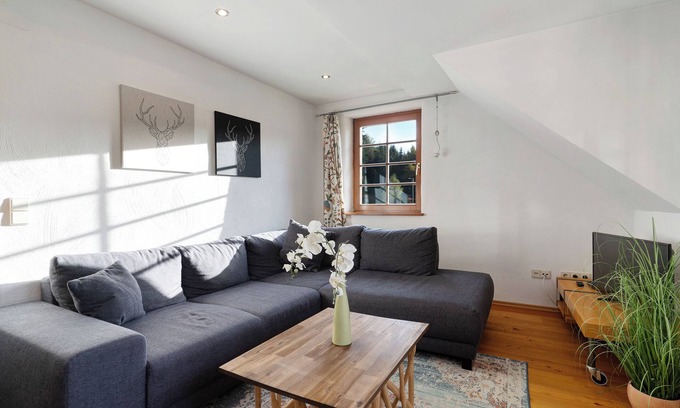 Hundsbach Apartment | Apartment 'Familienwohnung Simba' with Mountain View, Shared Garden and Wi-Fi