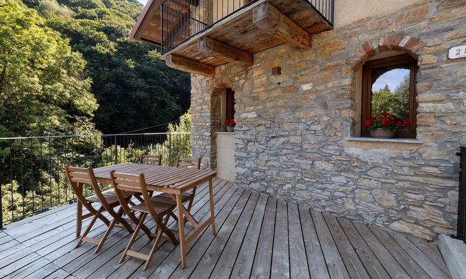 Bernezzo Apartment | Apartment 'Faunet' with Mountain View, Wi-Fi and Air Conditioning