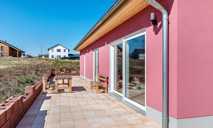 Rheinboellen Apartment | Apartment 'Feel Free Appartment' with Private Terrace and Wi-Fi