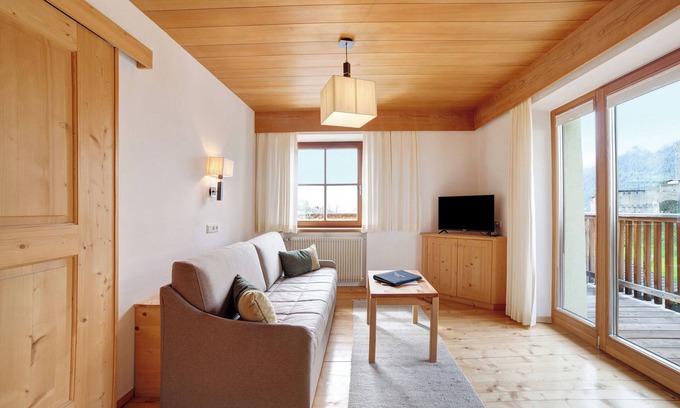 Burgusio Apartment | Apartment "Ferienwohnungen Zwick Maroles" with large south-facing balcony and panoramic view