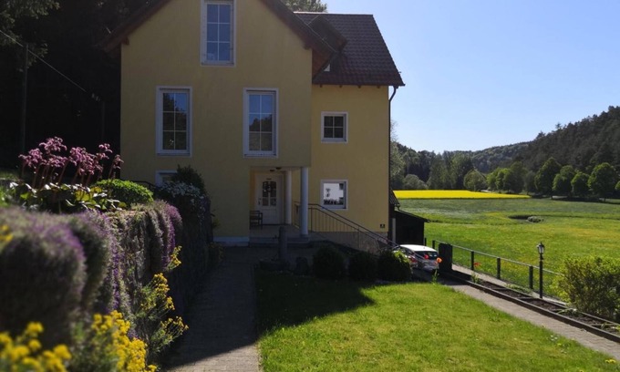 Deuerling Apartment | Apartment 'Ferienhaus Am Bach' with Private Terrace and Wi-Fi