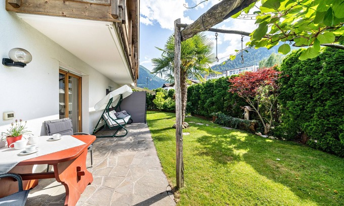 Vollan Apartment | Apartment "Ferienhof Turmwirt Gala" with Mountain View, Shared Pool & Wi-Fi