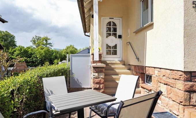 Buttlar Apartment | Apartment 'Ferienwohnung Rhön-Kutscher' with Mountain View, Terrace and Wi-Fi