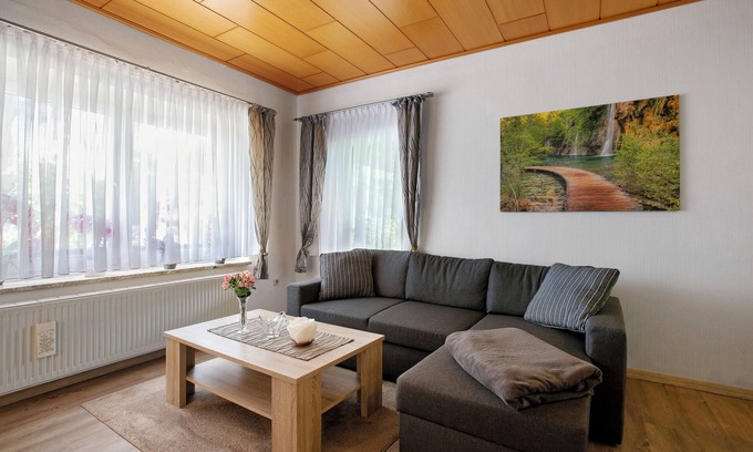 Tellingstedt Apartment | Apartment 'Ferienwohnung 'Ferien Bei Buske' with Shared Terrace, Private Garden and Wi-Fi