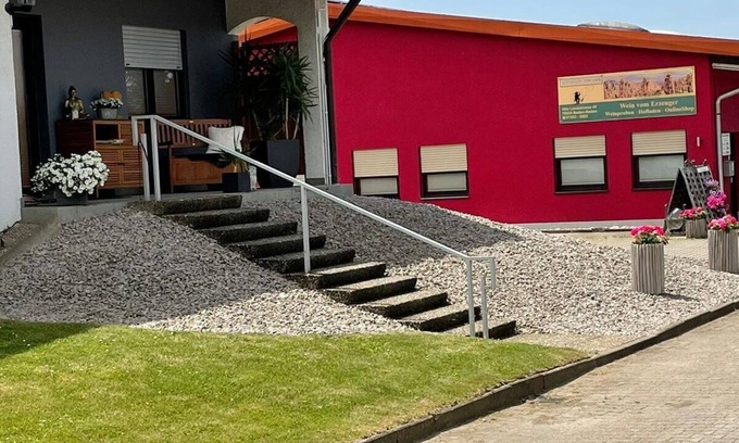 Steinbach Apartment | Apartment 'Ferienwohnung Reblandblick' with Mountain View, Balcony and Wi-Fi