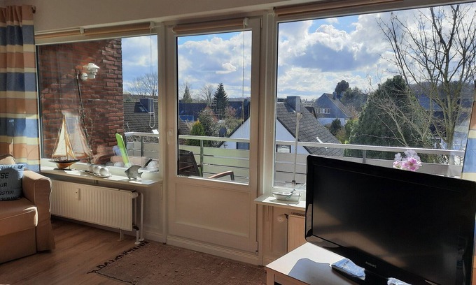 Eckernfoerde Apartment | Apartment 'Ferienwohnung Oelstorf' with Balcony and Wi-Fi