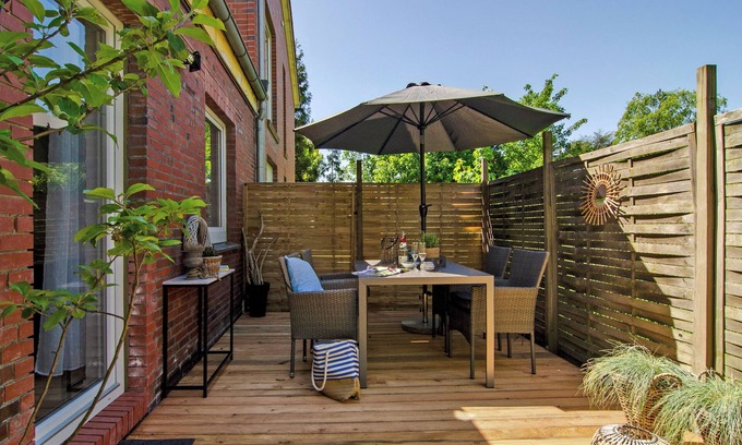 Warsingsfehn Apartment | Apartment 'Ferienwohnung Fahrradland Meer' with Private Terrace and Wi-Fi