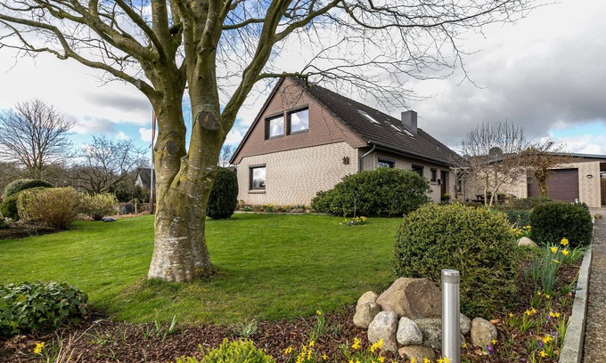 Drelsdorf Apartment | Apartment 'Ferienwohnung Hennig' with Private Garden and Wi-Fi