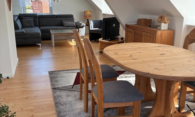 Flensburg Apartment | Apartment 'Ferienwohnung Flensburg Mürwik' with Shared Garden, Balcony and Wi-Fi