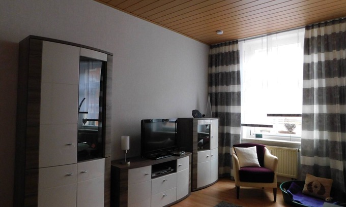 Auerbach Apartment | Apartment 'Ferienwohnung Adler' with Balcony
