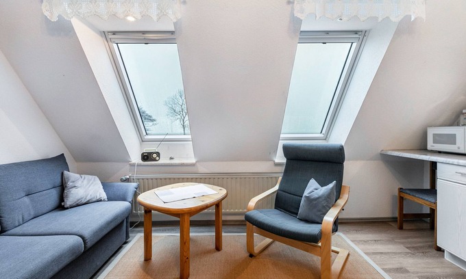 Bordelum Apartment | Apartment 'Ferienwohnung 4 Schwalben' with Shared Garden and Wi-Fi