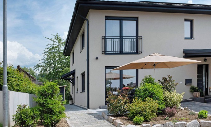 Laufen Apartment | Apartment 'Ferienwohnung Am Rebberg' with Private Terrace, Private Garden and Wi-Fi
