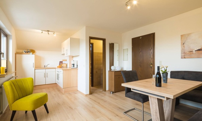 Auggen Apartment | Apartment 'Ferienwohnung Gutedel' with Shared Pool, Shared Garden and Wi-Fi