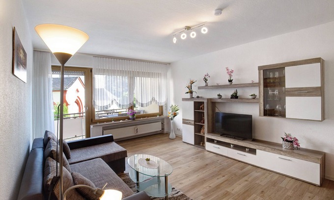 Hirzenach Apartment | Apartment 'Ferienwohnung Moni' with Balcony and Wi-Fi