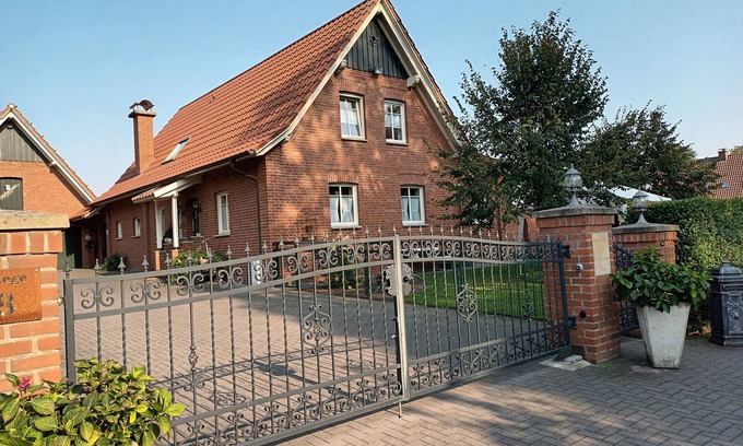Burlo Apartment | Apartment 'Ferienwohnung Dornhege' with Private Terrace, Private Garden and Wi-Fi