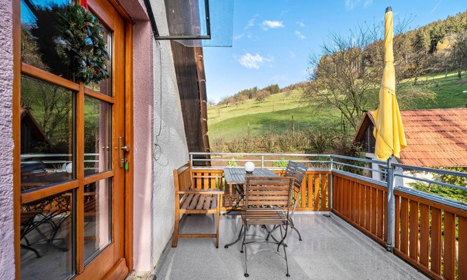 Elzach Apartment | Apartment 'Ferienwohnung Waldblick' with Mountain View, Shared Terrace and Wi-Fi