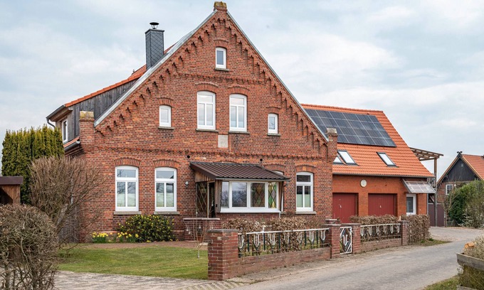 Ortsteil Gilten Apartment | Apartment 'Ferienwohnung Dierking' with Private Terrace, Private Garden and Wi-Fi