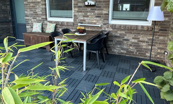 Lingen Apartment | Apartment 'Ferienwohnung Bella' with Private Terrace and Wi-Fi