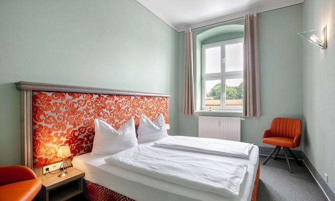 Luckau Apartment | Apartment 'Ferienwohnung 2' with Shared Terrace and Wi-Fi