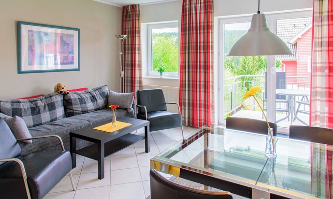 Oberhof Apartment | Apartment 'Ferienwohnung Tannenblick 2-2' with Mountain View, Balcony and Wi-Fi