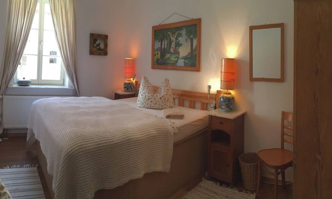 Paretz Apartment | Apartment 'Ferienwohnung 2 Mit Balkon' with Shared Terrace, Shared Garden and Wi-Fi