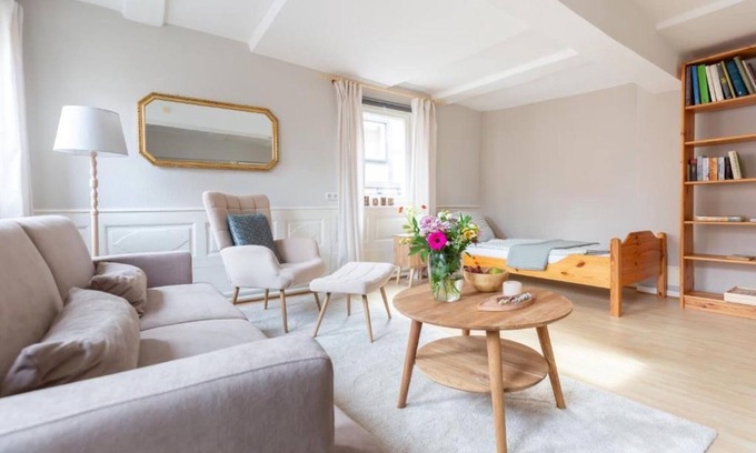 Schlitz Apartment | Apartment 'Fewo Am Marktplatz In Schlitz' with Shared Terrace and Wi-Fi