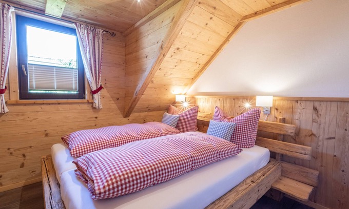 Schwalefeld Apartment | Apartment 'Fewo Rotwand' with Shared Terrace, Shared Garden and Wi-Fi